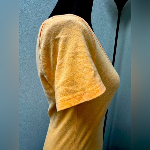 American Eagle Outfitters Women's Orange Scoop Neck T-Shirt size medium - Picture 3 of 8